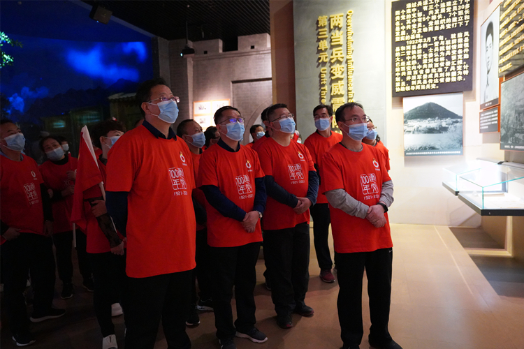 参观两档兵变纪念馆.jpg