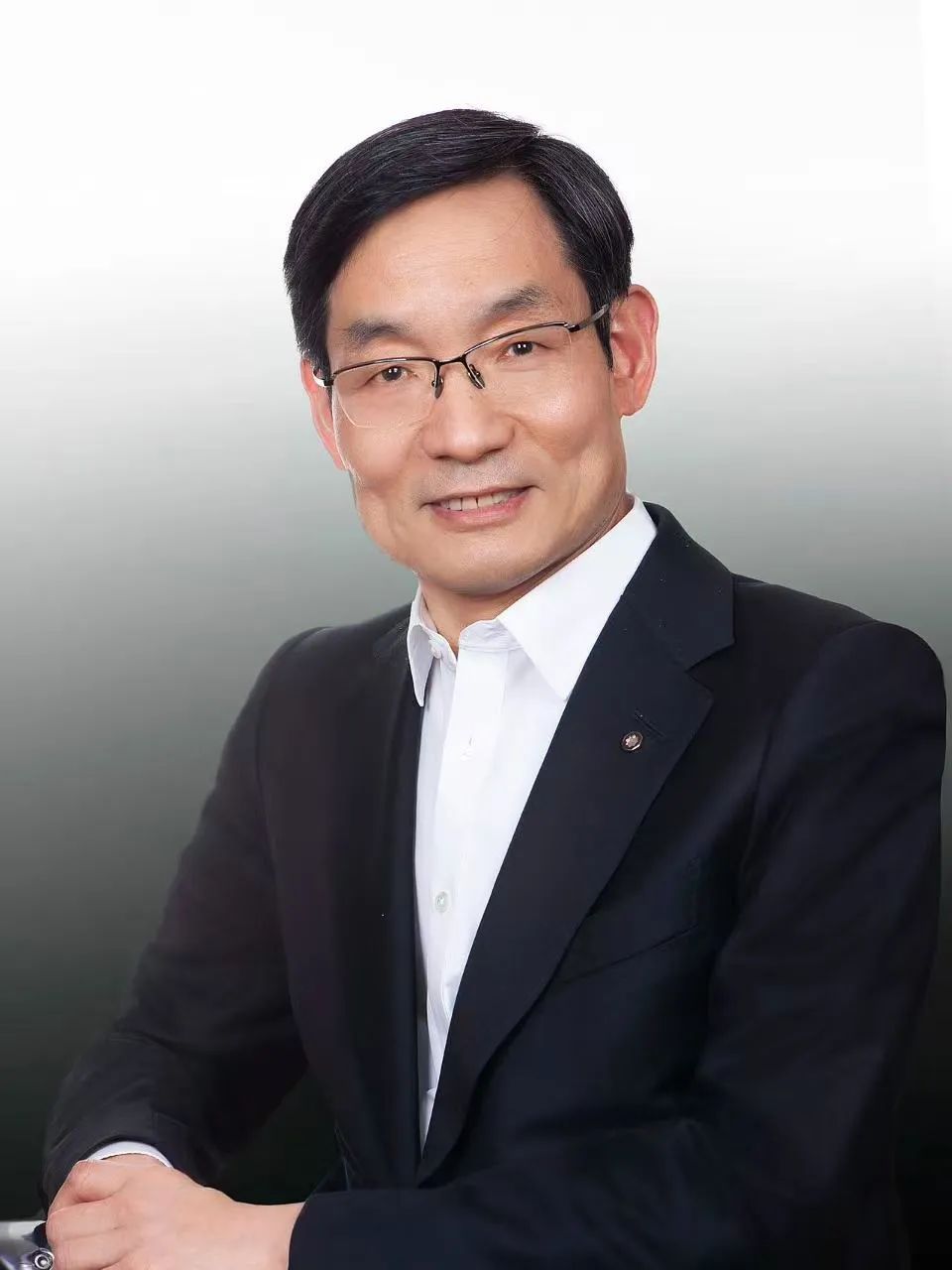 周育先.jpg